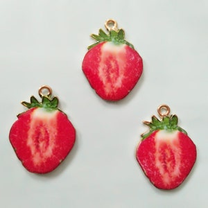Strawberry charms ,Fruit Charm Pendant,Enamel Strawberry Charm,Keyring Key Chain charm Diy Earring Necklace Finding 18*25 mm
