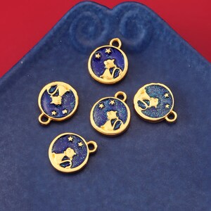 10 30 Cartoon Animal Enamel Charm Gold Metal Disc Star Cat Charms Earrings DIY Key chain Necklace Pendant Bracelet charm Jewelry Accessories