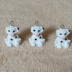 10Pcs  Resin Dog Charm,Animal dog, Charm Pendant Craft Necklace Charm Earring charms Supplies 22*31mm