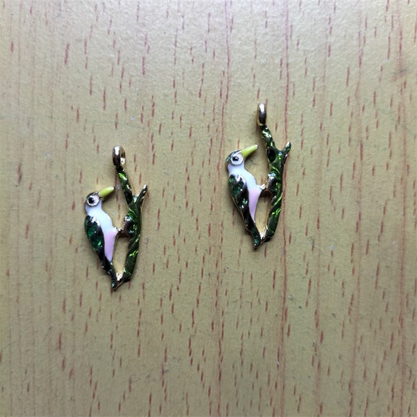 Cartoon Enamel Woodpecker Charm Gold Metal Animal Bird Charms Earrings DIY Key chain Necklace Pendant Bracelet charm Jewelry Accessories