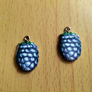 10 30 Fruit Blueberry Enamel Charm Gold Metal Purple Fruit Charms Earrings DIY Key chain Necklace Pendant Bracelet Jewelry Accessories