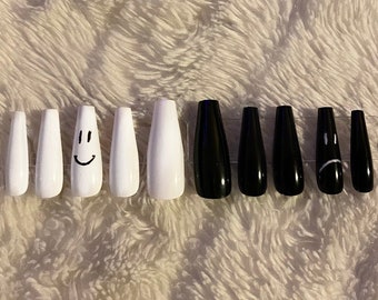 Featured image of post Sad And Happy Face Nails Black And White : Acrylic nails color nails coffin nails blush nails white nails natural nail polish color.