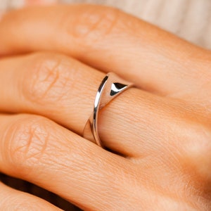 Sterling Silver Mobius Ring: Twisted Wedding Band - Infinity Minimalist Jewelry