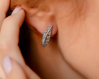 Boucles d'oreilles sterling en plumes d'argent pour femmes - Petites boucles d'oreilles Feather Stud - Boucles d'oreilles Feather Stud