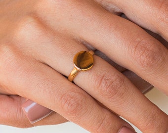 Golden Disk Ring Stylish Geometric Gold Vermeil Ring Gold Plated Circle Ring Minimalist Statement Ring Modern Jewelry Women Birthday Gift