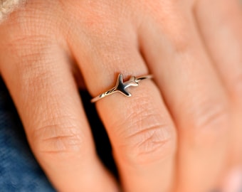 Anillo de avión: anillo de plata de ley con diseño de avión, joyería minimalista de viaje, regalo de aviación para piloto o auxiliar de vuelo.
