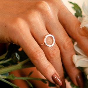 Sterling Silver Open Circle Ring: Minimalist Geometric Jewelry