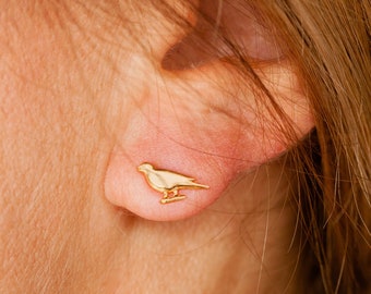 Bird Shape Stud Earrings 24k Golden Vermeil Earrings Cute Bird Studs for Girlfriend or Sister Present Animal Stud Earrings Birds Shaped