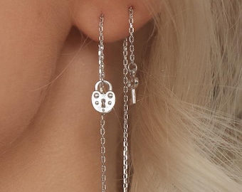 スターリングシルバーのロック＆キースレッダーイヤリング - ロングチェーンの上品なプルスルーイヤリング、彼女へのギフト
