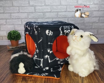 Dem Bones Extra Großer Kuschelwürfel Waschbarer Fleece Haustier Einstreu für Kleintiere Meerschweinchen Reptilien und Kaninchen Halloween Goth Print