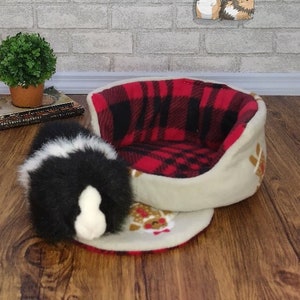 Custom Guinea Pig Fleece Cuddle Cup - Personalized Pet Accessories for Small Animals Guinea Pig Bed - Handcrafted Pet Bed
