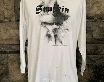 Vintage 90s Fashion Victim Skull and Crossbones Long Sleeve Tshirt