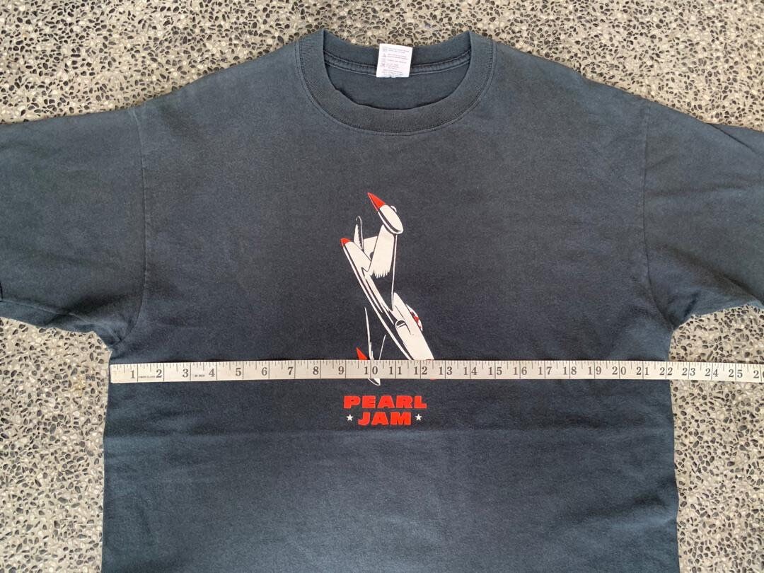 Vintage Pearl Jam - Blackbox Jet Airplane Band T-shirt - Etsy Vintage Pearl Jam - Blackbox Jet Airplane Band T-shirt - Etsy