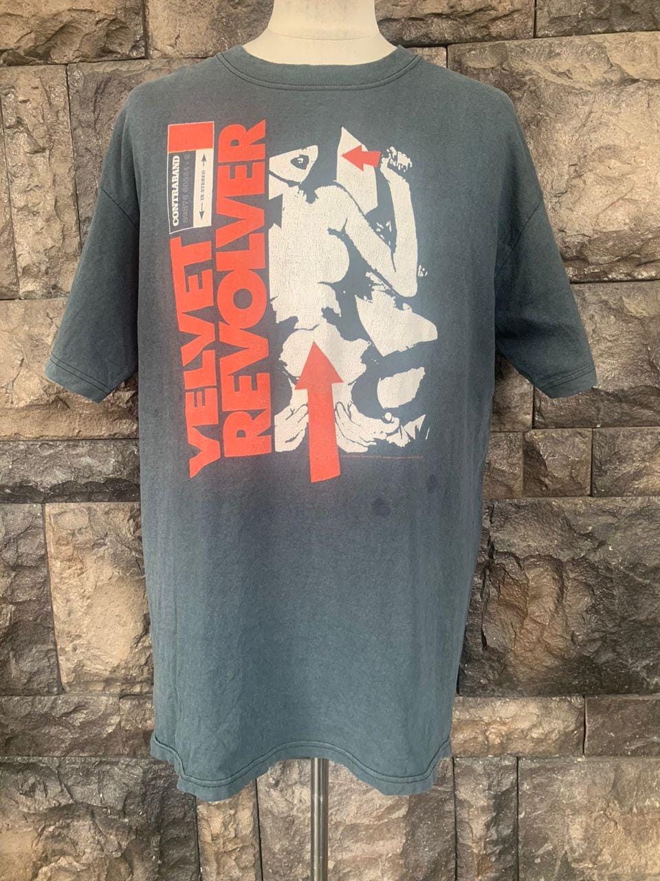 懸賞当選品 Velvet Revolver Contraband Tシャツ L Velvet Revolver Blue contraband t-shirt. Vintage | Depop
