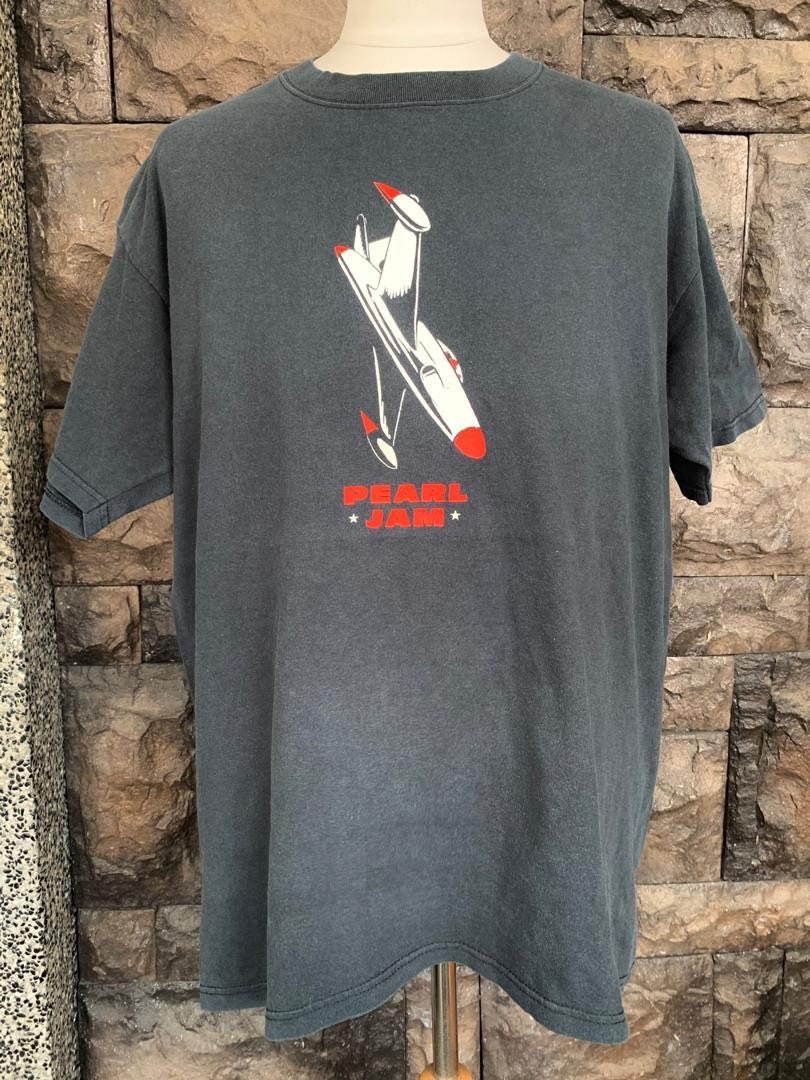 Vintage Pearl Jam - Blackbox Jet Airplane Band T-shirt - Etsy Vintage Pearl Jam - Blackbox Jet Airplane Band T-shirt - Etsy