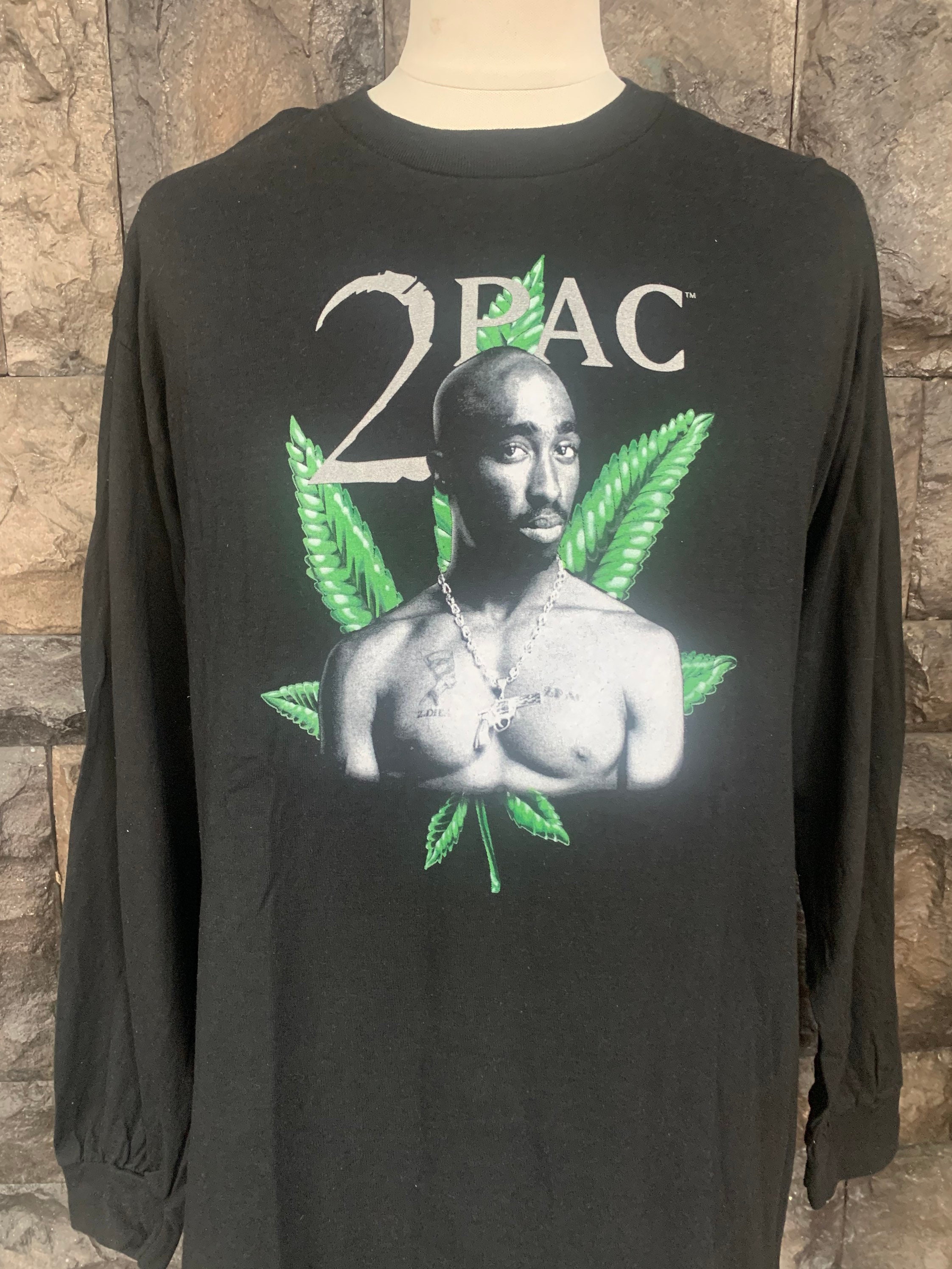 Vintage 2006 2pac / Tupac Shakur / Hip Hop Long Sleeve T Vintage 2006 2pac / Tupac Shakur / Hip Hop Long Sleeve T