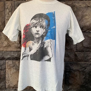Vintage Les Miserables Musical / Art T shirt