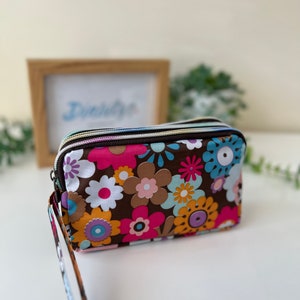 Retro Flowers - Diabetic Kit Bag, Diabetes Accessory Organiser, Insulin Carry Case, Diabetic Gift, Type One kit bag, Type two kit bag