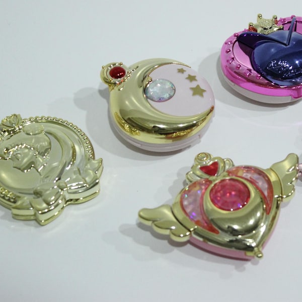Official Bandai Pretty Guardian Sailor Moon Transforming Compact Mirror Gachapon from Japan