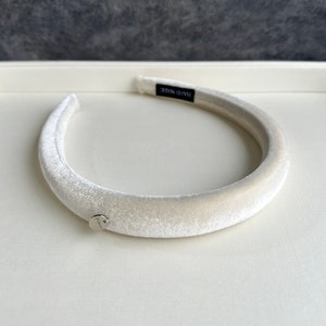 ベージュベルベット薄型ヘッドバンド、ブライダルヘッドバンド、ベルベットヘッドバンド、ガールズヘッドバンド、ターバンヘッドバンド、ヴィンテージヘッドバンド