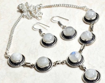 Conjunto de collar y pendientes de plata de ley con piedra lunar arcoíris