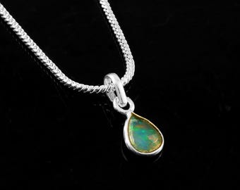 Elegante collar de lágrima de ópalo — Colgante azul verdoso de plata esterlina — Regalo de joyería fina con piedras preciosas