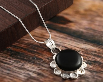 Colgante redondo de ónix negro, colgante de plata de ley 925, colgante de flor de ónix de plata, colgante de piedra preciosa negra, regalo de bodas para ella
