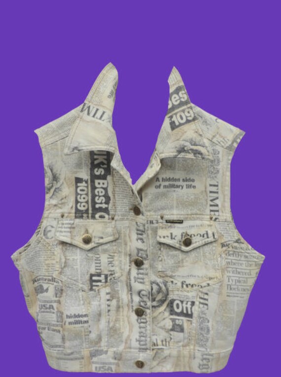 White Newspaper Print Sleeveless Vest L