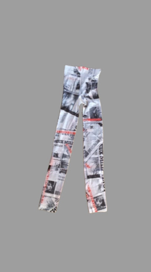 Black and White Newspaper Legging M