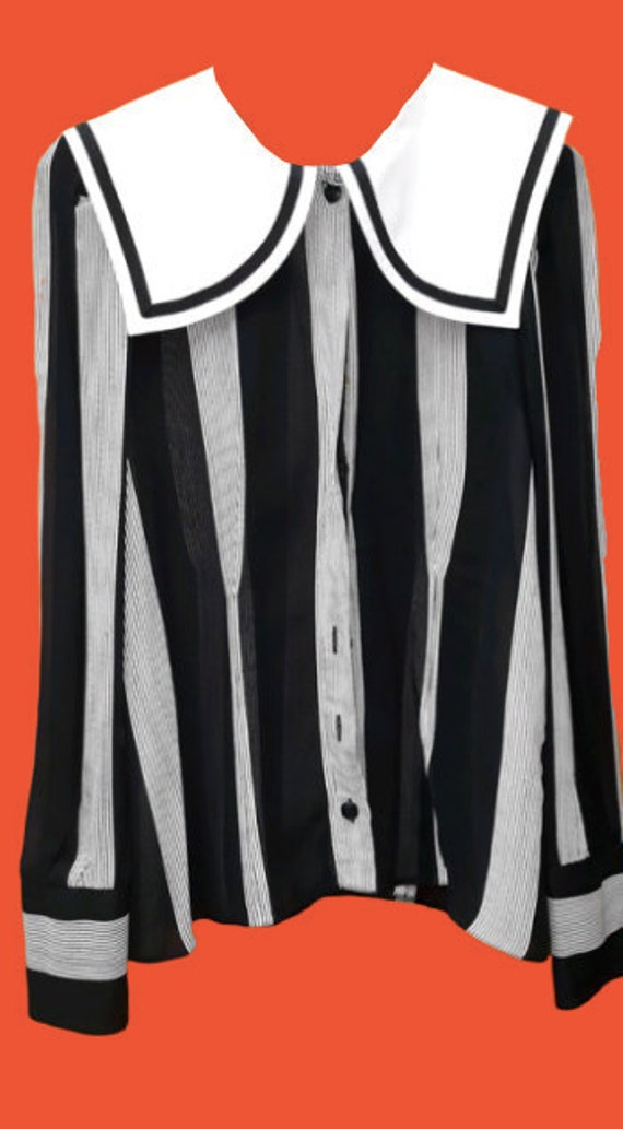 Black and White Blouse with Big Collar M