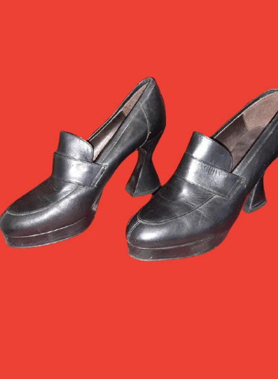 Psychedelic Black Pumps 40
