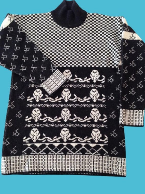 Black Turtleneck Pullover M