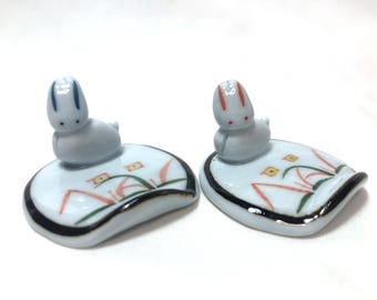 Cute ceramic hashioki - chopstick / cutlery rest - two bunnies