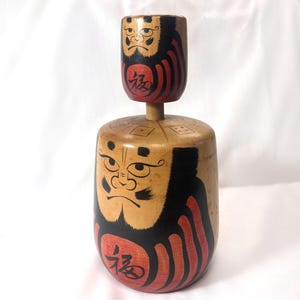 Wooden Daruma figurine - dice game