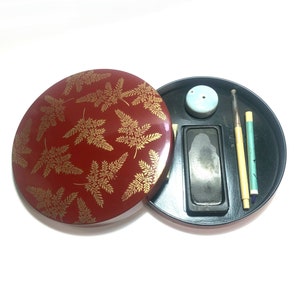 Tragbares japanisches Kalligraphie Set - rot und goldener Farn
