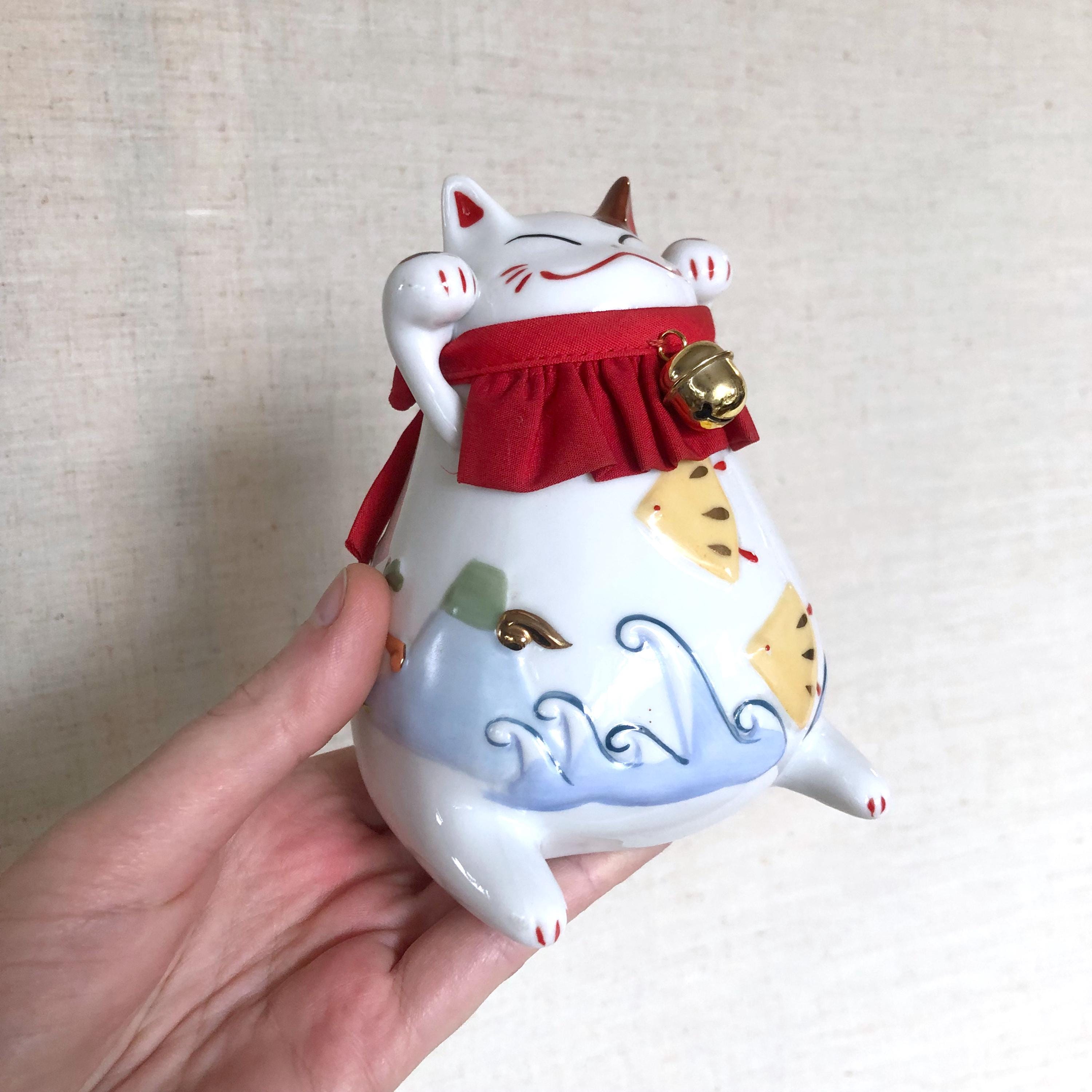 日本の招き猫貯金箱 - 陶器の招き猫、縁起の良いシンボル - Etsy 日本