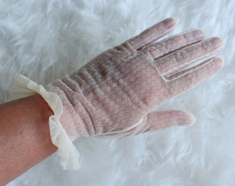 Lace Gloves, Sheer Gloves, Wedding Gloves, 1950s Gloves, Short Sheer Gloves