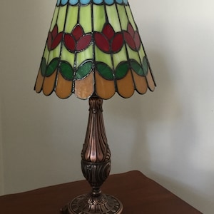 Abat-jour en vitrail, abat-jour floral, abat-jour de table