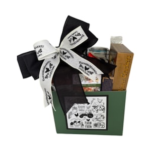 Farmhouse Gift Basket: Artisanal Food Treats with Rustic Charm