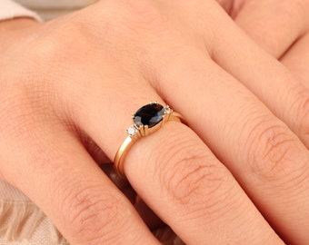 Blauer Saphir Ring mit Moissanit, Minimalistischer Verlobungsring, Handgemachtes Feines Schmuck Geschenk für Sie