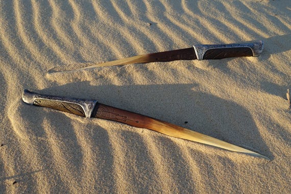 Dune Crysknife Prop: Handcrafted Resin Cast Dune Movie Cosplay Knife