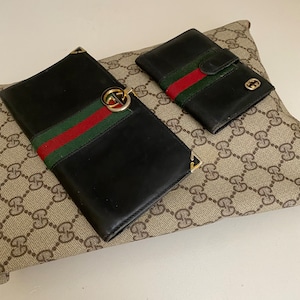 Conjunto de 2 piezas: Authenic, cartera Gucci y tarjetero Gucci