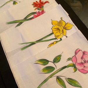 Liz Wain 4 Hand Towels, original hand painted in 100% Linen  Perfect Never Used