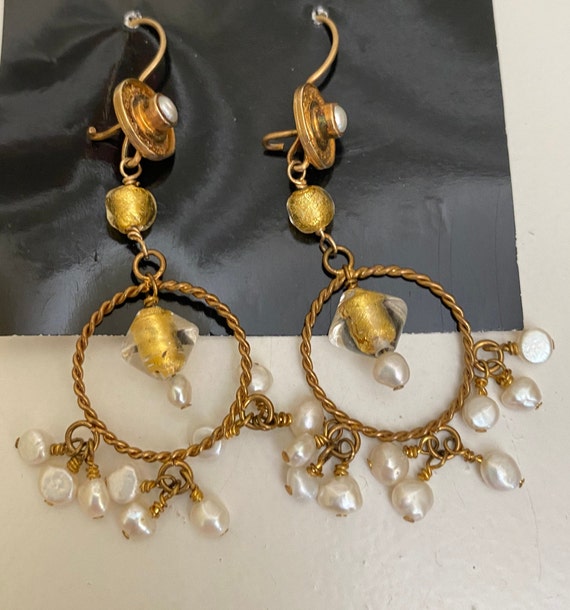 Fresh water pearl drops with gold washed crystals… - image 1
