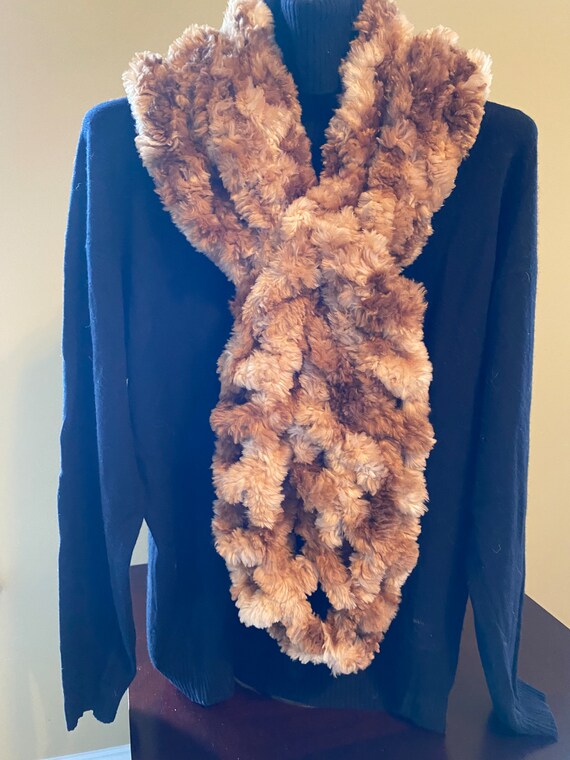 Paula Lishmanカナダ製ビーバーファーストール Paula Lishman's Best Selling Fur Hand Knitted Sheared Beaver