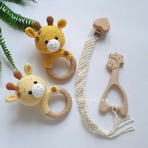 CROCHET PATTERN Giraffe baby rattle Handmade baby shower gift Pregnancy gift PDF Tutorial in English, Spanish, French zdjęcie 10