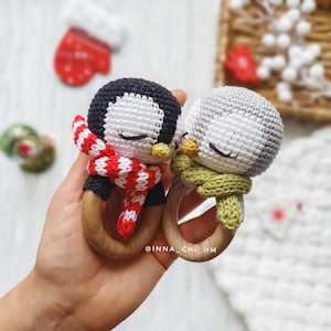 PATTERN ONLY: Penguin baby rattle Christmas ornament Penguin amigurumi toy PDF Crochet Pattern in English, Spanish, French zdjęcie 8