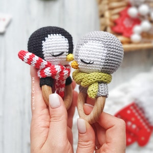 PATTERN ONLY: Penguin baby rattle Christmas ornament Penguin amigurumi toy PDF Crochet Pattern in English, Spanish, French zdjęcie 4