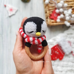 PATTERN ONLY: Penguin baby rattle Christmas ornament Penguin amigurumi toy PDF Crochet Pattern in English, Spanish, French zdjęcie 3