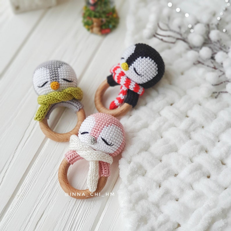 PATTERN ONLY: Penguin baby rattle Christmas ornament Penguin amigurumi toy PDF Crochet Pattern in English, Spanish, French zdjęcie 5